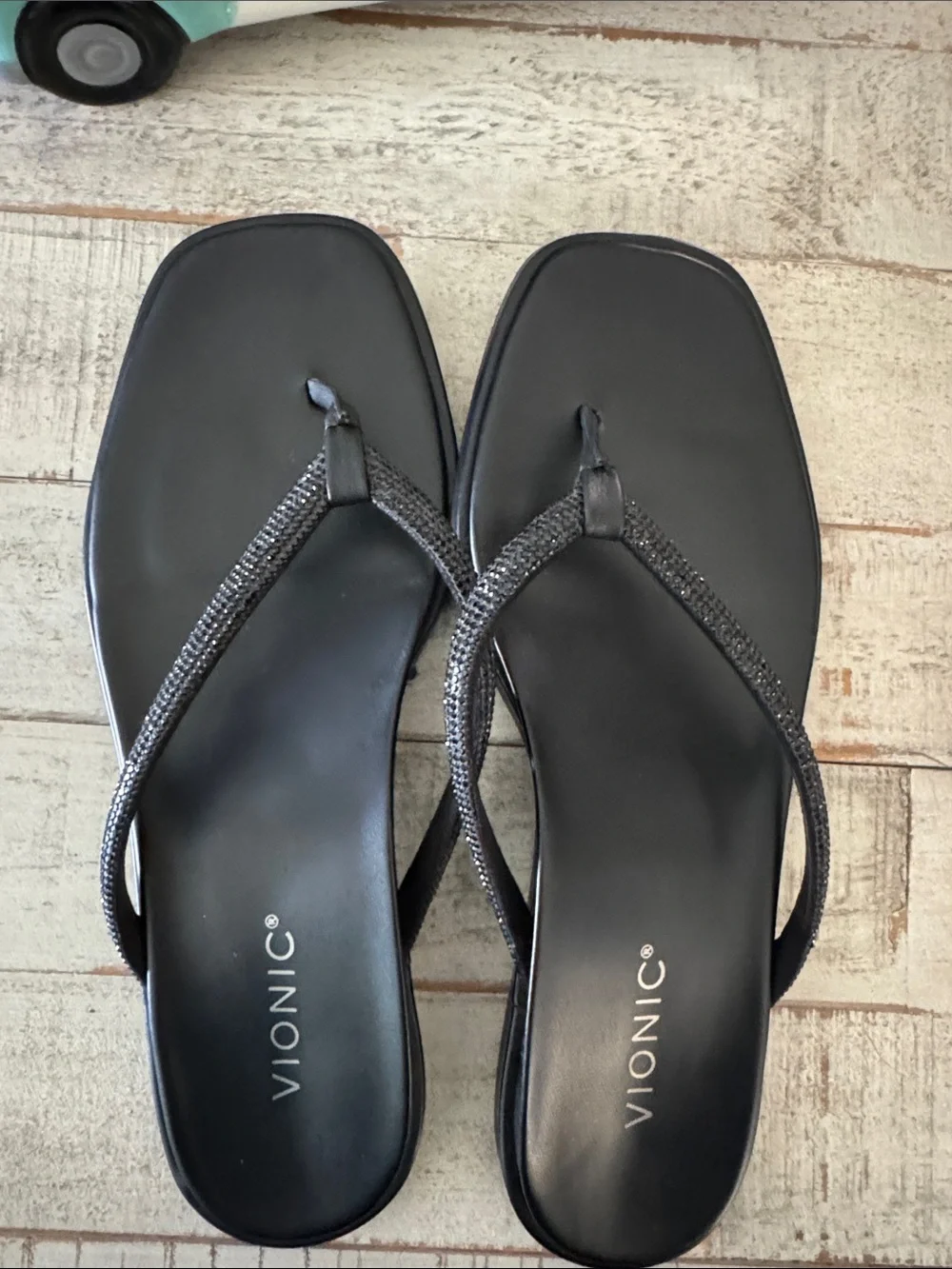 Vionic Black Sparkle Strap Toe-Post Sandals